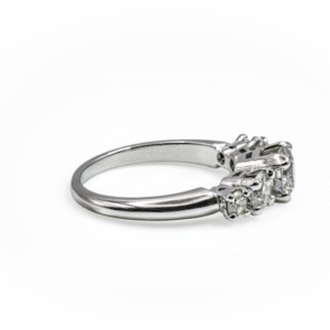 Anillo con diamante 5klts